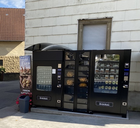 2021-06-28_Fleisch-_und_Wurstwarenautomat_Adelshofen_1_Bildrechte_Y._Birouk_zugeschnitten