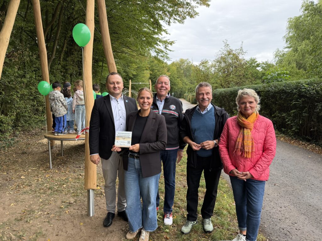 Einweihung der Seilbahn am Spielplatz Bensengärtle in Sulzfeld
