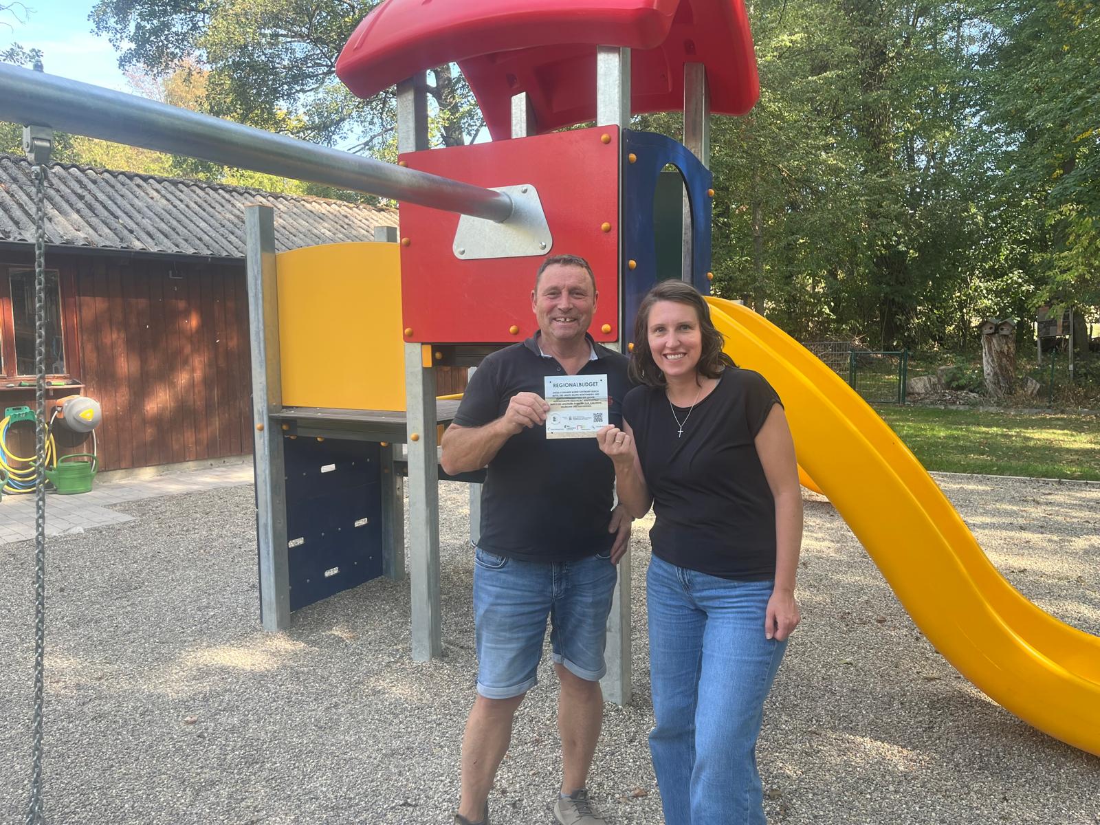 Du betrachtest gerade Neues Spielgerät für Familientreffpunkt „Natur“ in Stettfeld